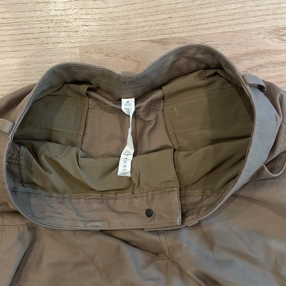 Lululemon 9 inch commission shorts, size 30 - Picture 3 of 3